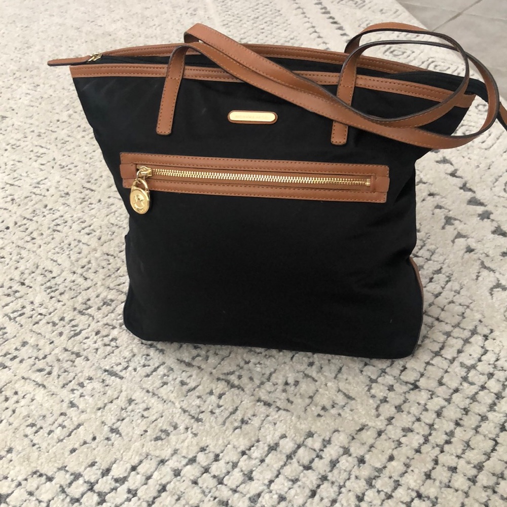 Michael kors classic tote